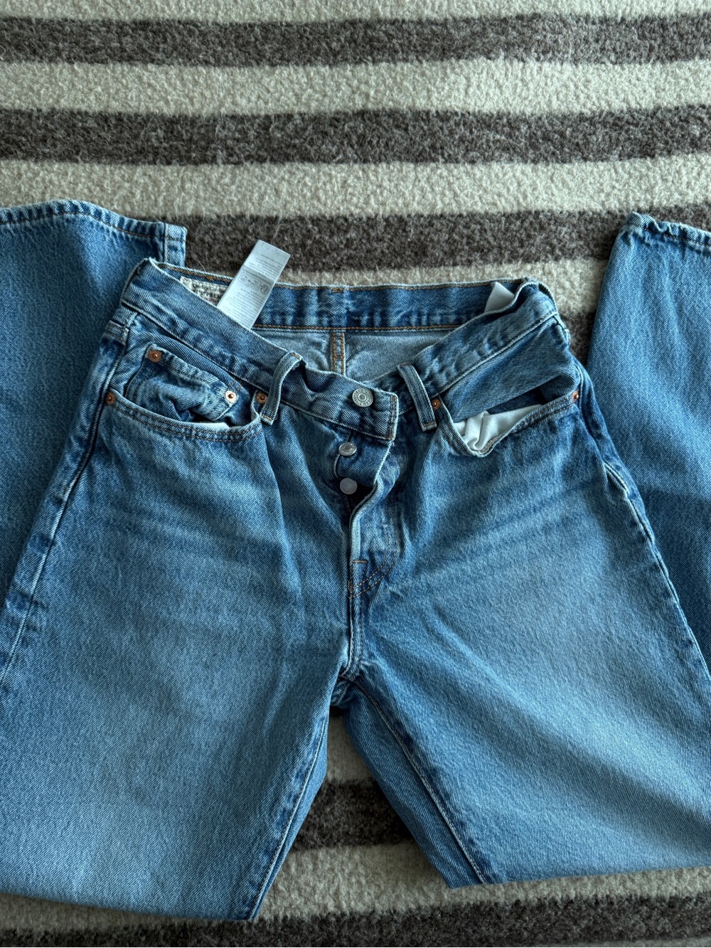 Levi's 90s Jeans in Light Blue Wash